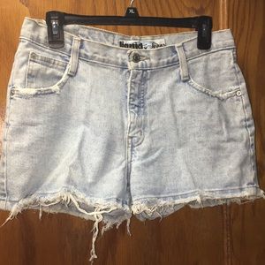 Liquid Jean. Junior’s Stone Wash Faded Short